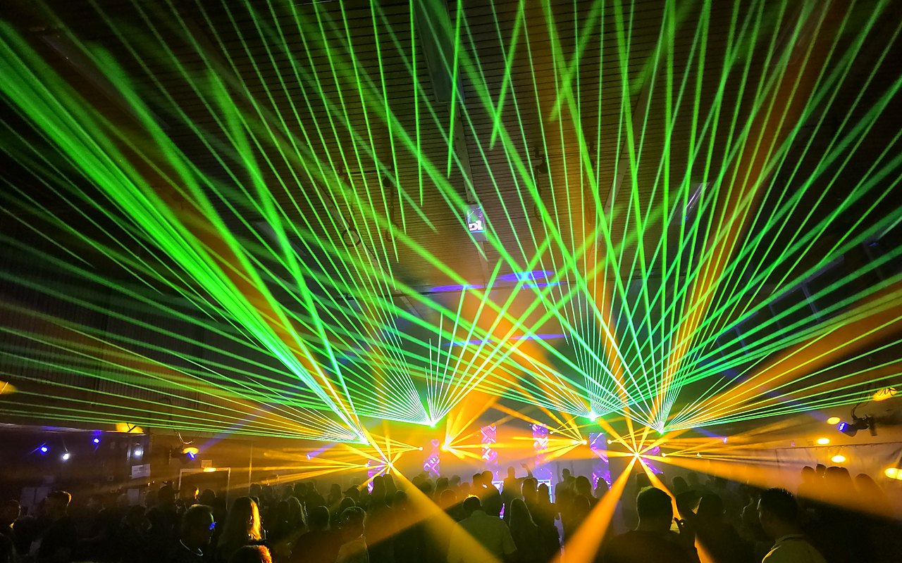 Zarpen Rave — magenta and green