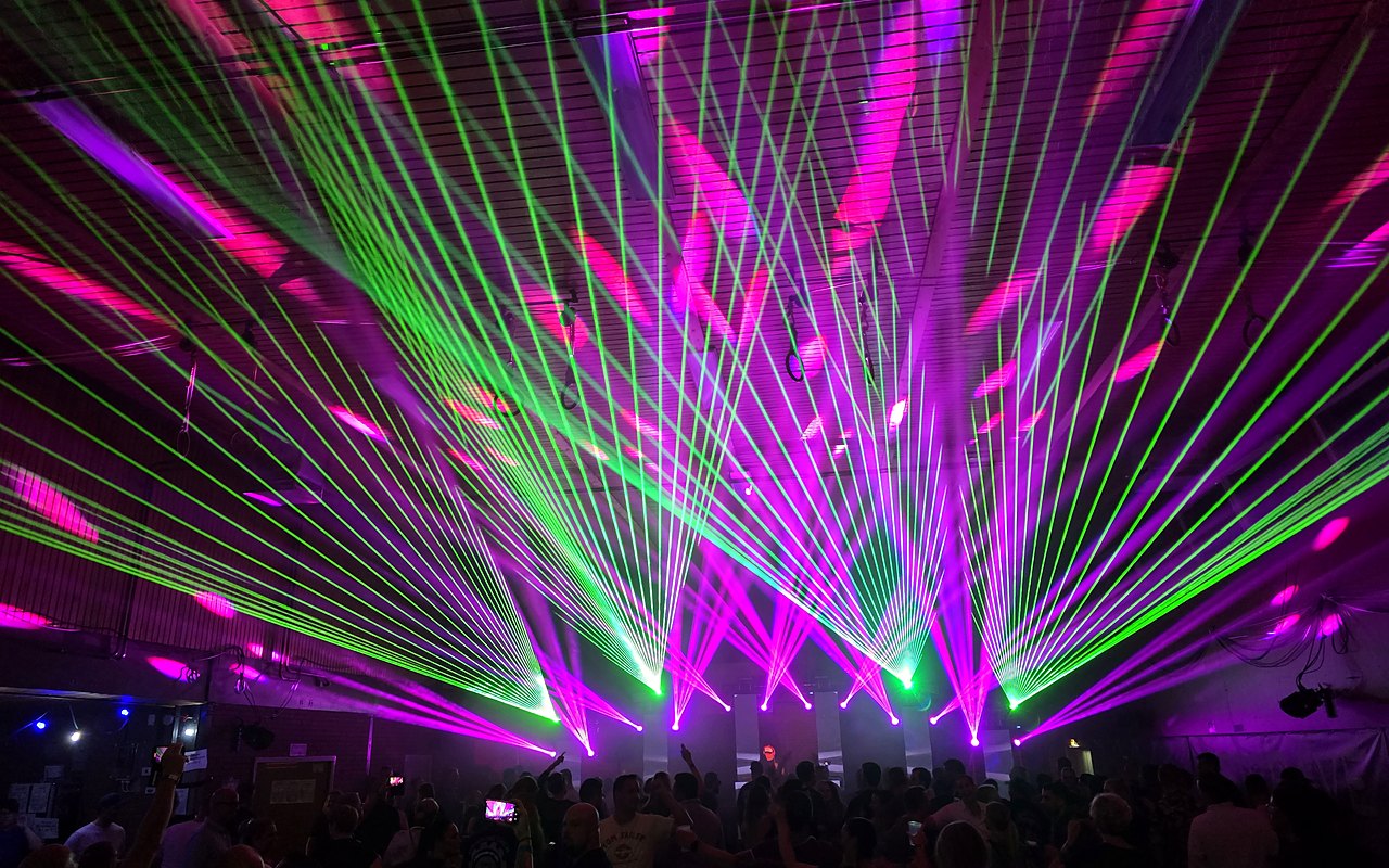 Zarpen Rave — blue beam fan